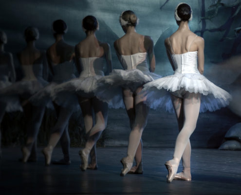 Ballet class - ballet barre - dance