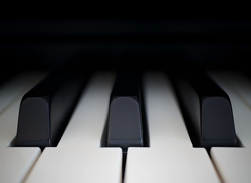 Piano Keys Image by Johannes Plenio from Pixabay